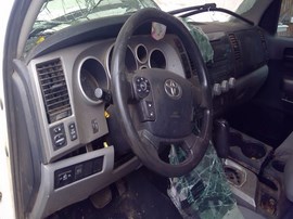 2013 TOYOTA TUNDRA, WHITE, EXTD CAB, 5.7L, AT. 2WD.   Z26492